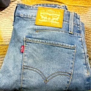 Levi’s men 28 waist 32 length